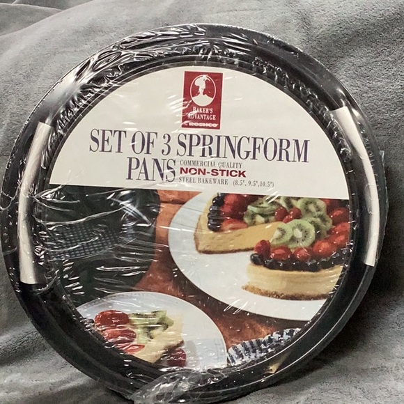 NEW Set of 3 springform, nonstick baking pans bakeware - Picture 1 of 3